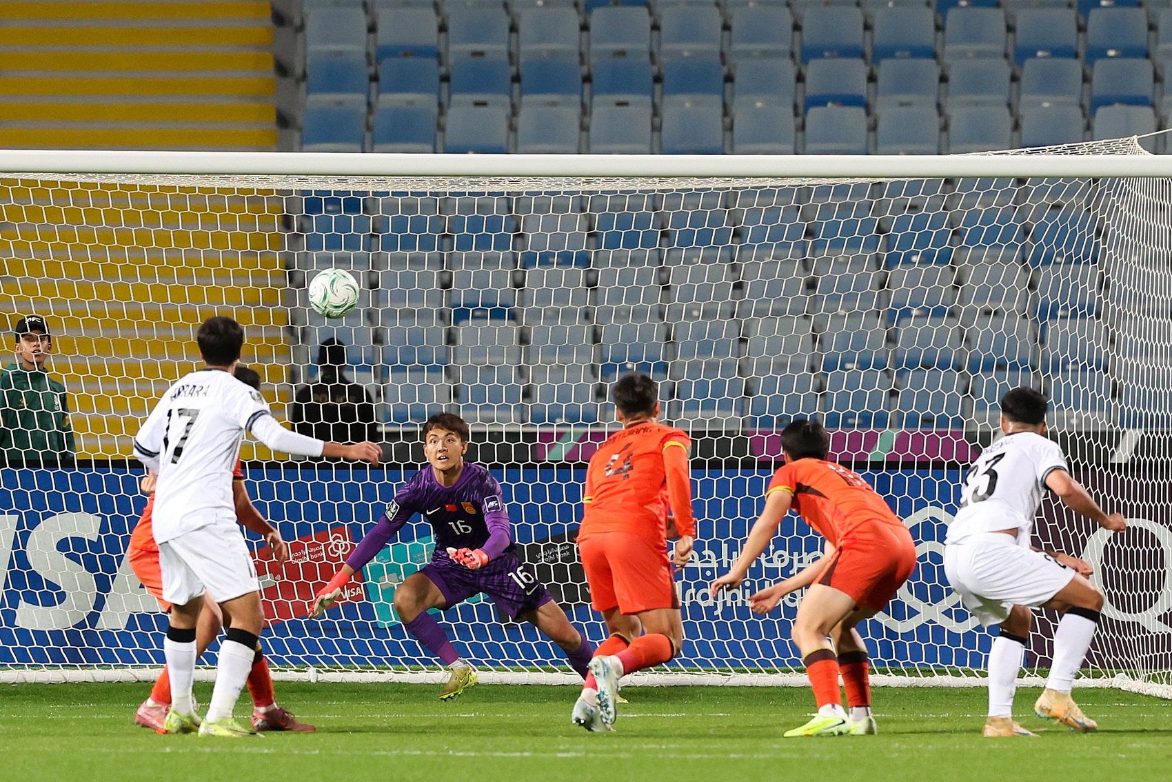 LOL世界赛直播-启蒙教练谈李昊：他最初不想踢门将，最大特点是让球队多一个后卫