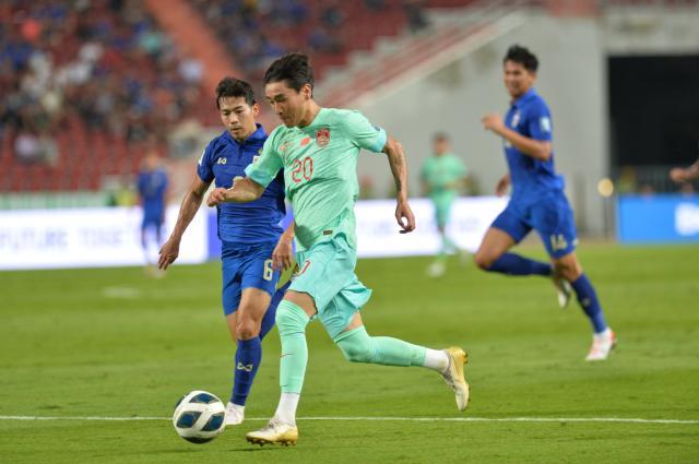 LOL世界赛直播-幸亏有他！管住暴脾气的韦世豪爆了泰国防线